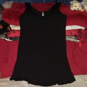 black sleeveless dress